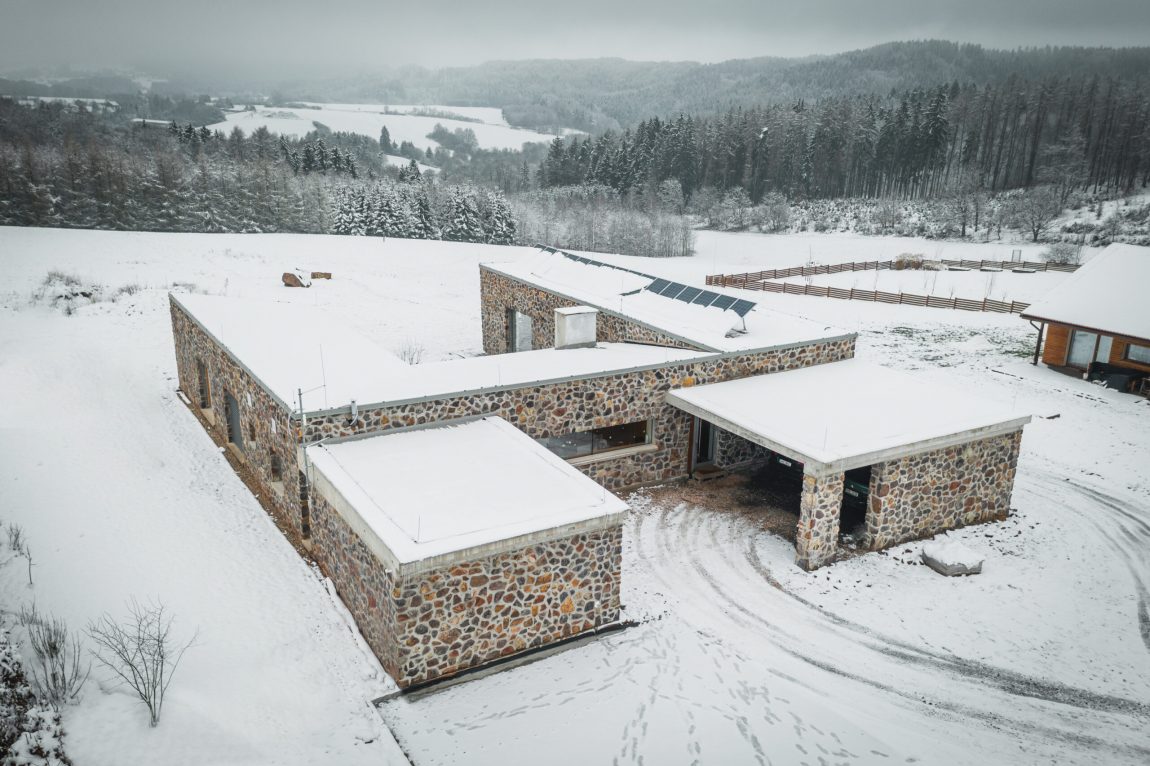 atakarchitekti Liberec - Rodinný dům v krajině Kumburka - foto